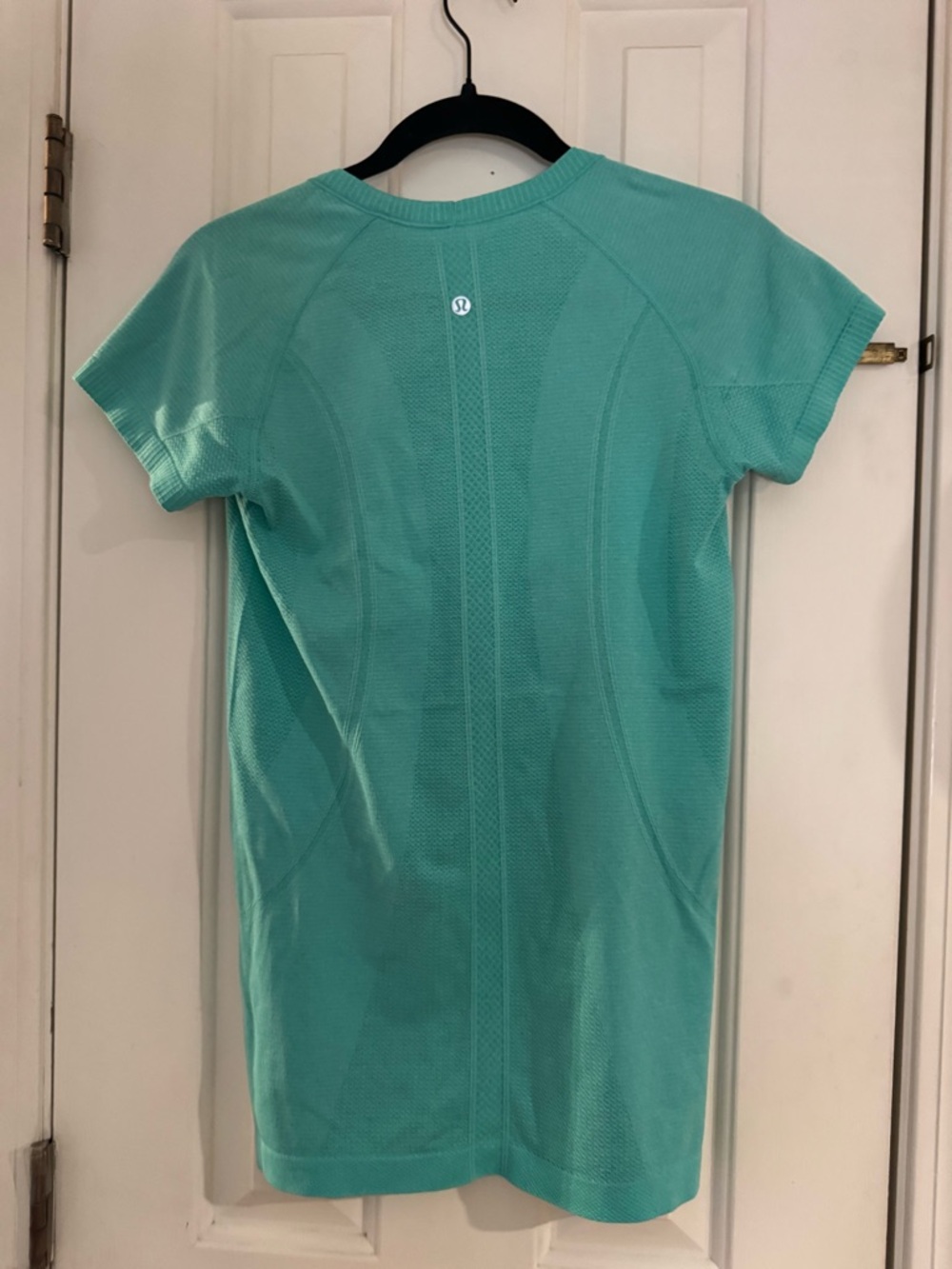 lululemon athletica Short-Sleeve Performance Tee in Aqua Teal - Picture 2 of 3